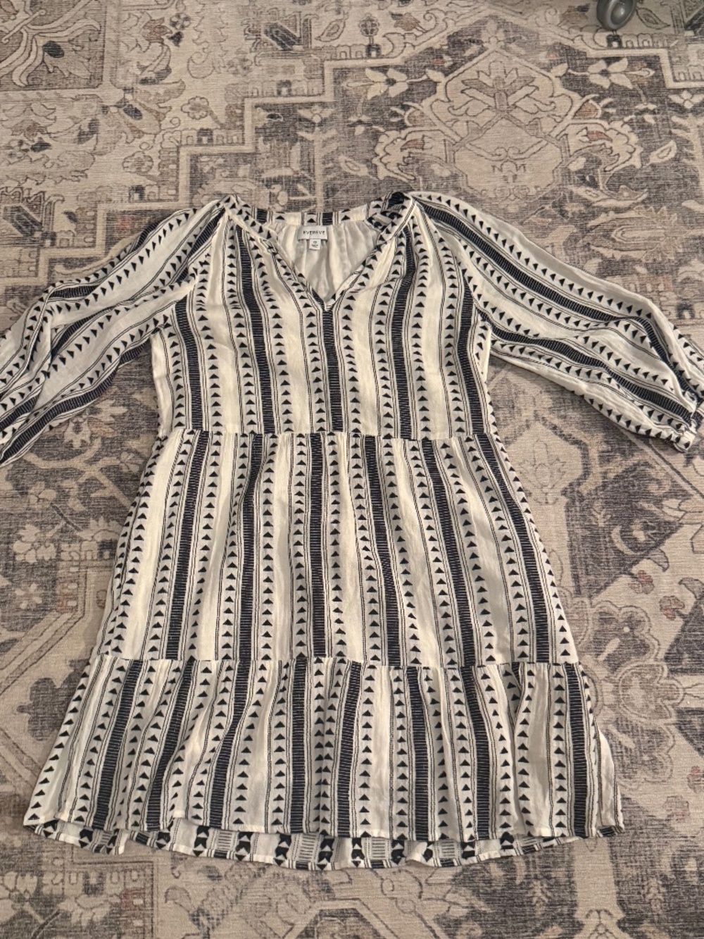 EVEREVE V neck dress